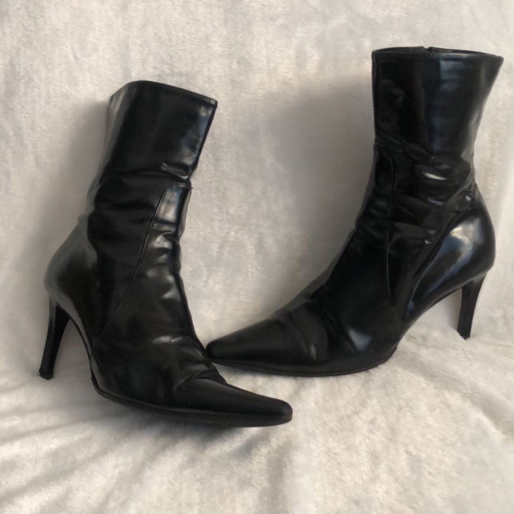 Burberry High Shine Black Leather Zip Up Booties, Size 41 - Picture 12 of 16